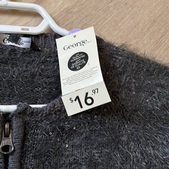 Brand new vest - Picture 3 of 5